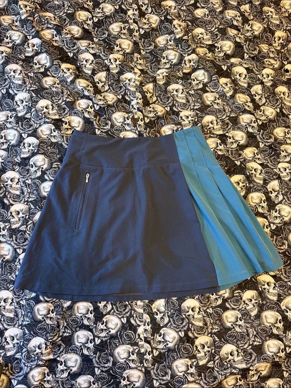 Athleta Navy Gray fairway, pleaded Skirt with Pockets & Teal side Panels skort S